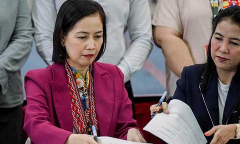 SMDC Executive Vice President Grace Sta Ana and City of San Fernando Mayor Vilma Caluag sign the memorandum of agreement. CSF Information Office photo