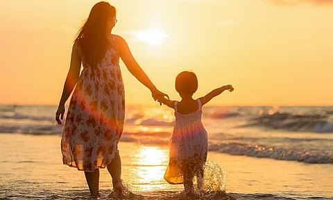 300 bata gipasagop sa Racco