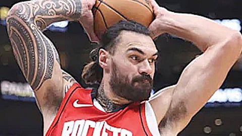 Adams mipirma og $39M extension sa Rockets