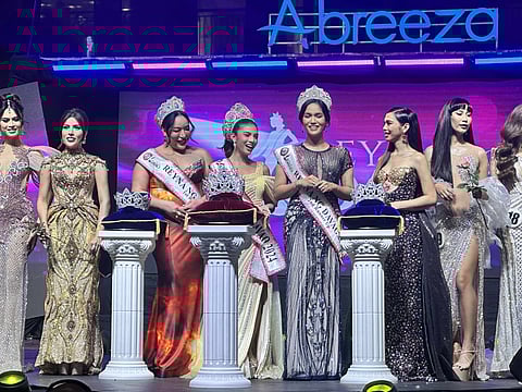 The Reyna ng Davao 2025 unveiled three new crowns designed by artist Liza Nia, each adorned with interlocking gender symbols to represent the LGBTQ+ community’s ongoing fight for justice, freedom, and recognition. More than just crowns, they are powerful emblems of identity, unity, and the spirit of Pride Month.