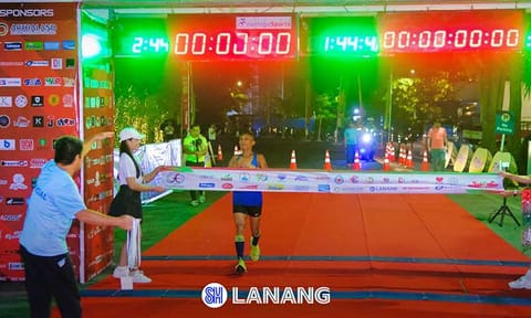 TO THE FINISH. Rodel Salvane crosses the finish line to win the men’s 42K title at the 27+6 Health Marathon held Sunday, June 15, 2025, in an out-and-back course starting at SM Lanang.