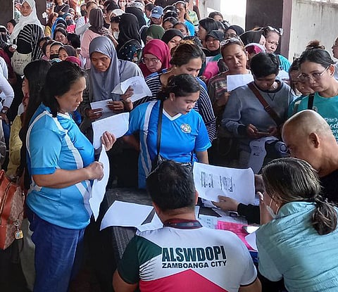 ZAMBOANGA. The Zamboanga City Government rolls out on Friday, June 20, the first-ever cash incentives for solo parents mandated under City Ordinance 666. The cash incentive for each solo parents is P1,000 each quarter or for a total of P4,000 in one year. 