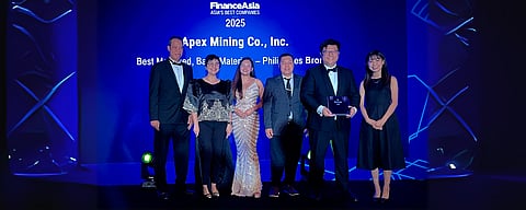 (l to r): Luis R. Sarmiento (President and CEO); Ma. Teresa L. Pacis (AVP,
Corporate Affairs and Communication); Jessica Danielle Base (Senior Executive Assistant); Pepe G. Gaspar (AVP, Corporate Finance); and, Billy G. Torres (SVP/CFO) with Jasmine Tai, Associated Head Of Conference,
FinanceAsia