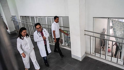 Cebu Governor Pamela Baricuatro led the inspection of facilities at the Minglanilla District Hospital on July 3, 2025. (Juan Carlo de Vela)