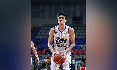 Navarro mibiya sa Magnolia