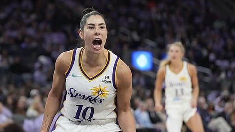 Sex toy gilabay na sab sulod sa korte 