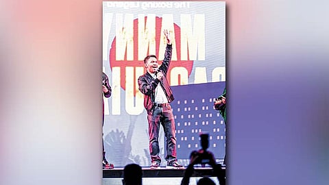 Pacquiao magtutok isip boxer, promoter