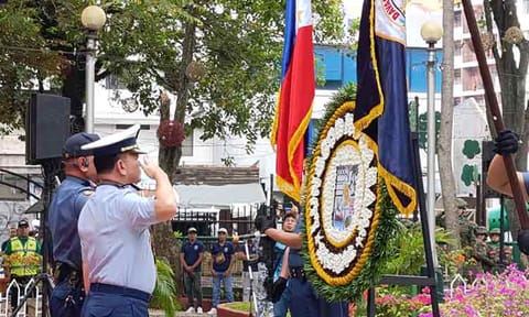 Commo. Philipps Soria, commander of Coast Guard District Southeastern Mindanao, and Acting Davao City Police Office (DCPO) Director PCol. Mannan C. Muarip led the wreath-laying ceremony at the Unknown Soldiers Monument at Osmeña Park, Davao City, in commemoration of the National Heroes Day on Monday, August 25, 2025.