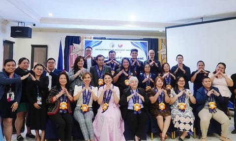 In a historic step toward strengthening public awareness and migrant protection, the Department of Migrant Workers – Davao Region (DMW-Davao) sealed a landmark partnership with ten leading media institutions through the signing of a Memorandum of Commitment (MOC) on August 13, 2025, at The Ritz Hotel, Davao City.