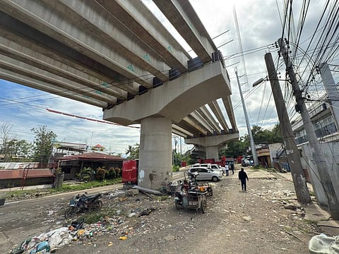 DAVAO. Makita ang nadelatar nga konstraksiyon sa Ulas Flyover and Viaduct Project sa Ulas, Davao City human sa gihimong inspeksiyon sa Philippine Anti-Corruption Czar (PACC) niadtong Huwebes, Agosto 28, 2025. 

