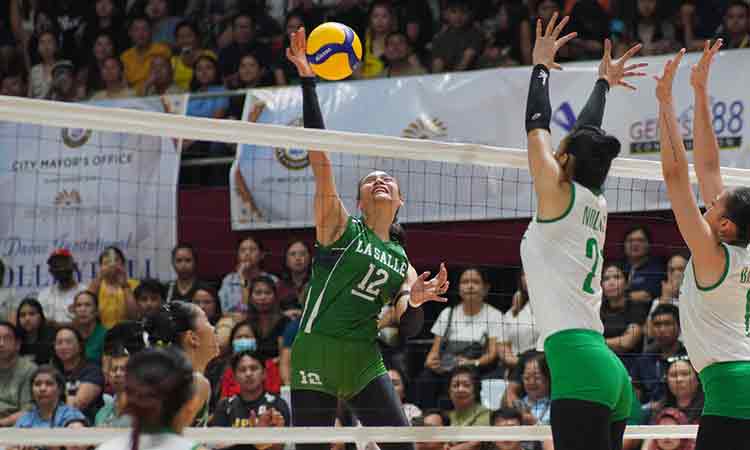 POWERSPIKE. De La Salle University (DLSU) Lady Spikers captain Angel Canino smashes a hit past the College of St. Benilde Lady Blazers during the opening match of the Davao Invitational Volleyball Tournament 2025 at the University of Southeastern Philippines (Usep) Gym in Bo. Obrero, Davao City, Thursday, September 4.