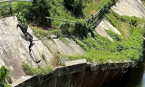 The Philippine Anti-Corruption Czar (PACC), led by Chairman Dr. Louie F. Ceniza, has condemned the collapse of a newly completed flood-control project in Mawab, Davao de Oro, calling it a “clear betrayal of public trust” and a case of potential economic sabotage.