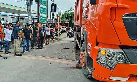 Naligsan sa dumptruck