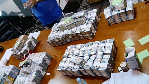 Stacks of cash in photo presented by DPWH execs ‘all for’ Co