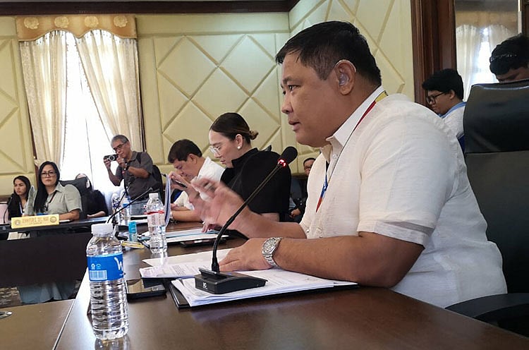 Konseho sa Mandaue makigtagbo 
sa mga operator sa Binaliw landfill