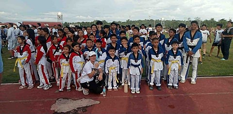  TAEKWONDO:  Mao kini ang mga sakop sa Carcar City Taekwondo Team kansang batan-ong jins  nakahakot og mga medalya sa nagkalainlaing age categories sa 2025 Smart/MVP Sports Foundation Regional Inter-School Taekwondo Championships nga gipahigayon niadtong Septiyembre 13-14, 2025,   SM Seaside sa Dakbayan sa Sugbo. / TAMPO