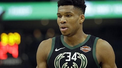 Mapasigarbuon si Giannis sa bronze