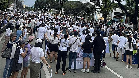 ILOILO. Thousands joined the peaceful “Trillion Peso March” on September 21, 2025, in Iloilo City and across Western Visayas to mark the 53rd Martial Law commemoration.