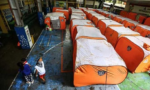 SAFER GROUNDS. San Francisco Del Monte Elementary School shelters residents following a preemptive evacuation in District 1, Quezon City on Friday (Sept. 26, 2025). The National Disaster Risk Reduction and Management Council on Saturday (Sept. 27) said the combined effects of the southwest monsoon (habagat) and tropical cyclones Mirasol, Nando (international name Ragasa), and Opong (international name Bualoi) have so far affected 520,165 families. (PNA photo by Joan Bondoc)