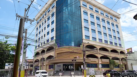 Bayrunon sa tubig moumento sa Oct. 1