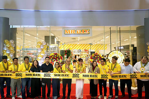 MR.DIY executives and guests lead the ribbon-cutting ceremony of its 800th store in Vista Mall Taguig—putting the brand “close to home and closer to the hearts” of Filipinos.