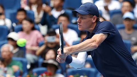 Sinner lifts 21st career trophy