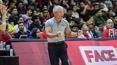 Reyes napili napud nga PBA Coach of the Year