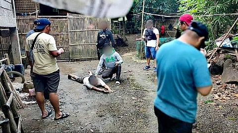 Police officers from the Regional Intelligence Division in Western Visayas and the Barotac Viejo Municipal Police Station (MPS) arrest Iloilo Province’s tenth most wanted person, alias RM, during an operation in Sitio Bangga 13, Barangay Natividad, Barotac Viejo, Iloilo. (Photo courtesy of PRO 6)