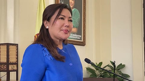 Baricuatros spar over transparency of P1.153M public toilet project