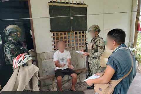 ILOILO. Police Regional Office in Western Visayas personnel arrest Iloilo province’s second most wanted man for murder during an operation in Barangay Gines Patag, Cabatuan, Iloilo on November 13, 2025.

