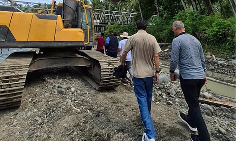 ‘GHOST PROJECT’. The Independent Commission for Infrastructure (ICI), led by special adviser and Baguio City Mayor Benjamin Magalong, joined Public Works Secretary Vince Dizon in inspecting the P96.5-million “ghost project” in Jose Abad Santos, Davao Occidental on Thursday, September 25, 2025. 
