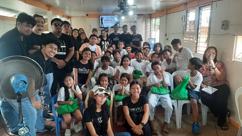 JVPRG team mipahigayon og outreach 
program sa mga bata sa Pardo church