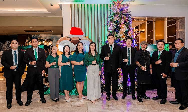 Kingsford Hotel Manila Lights Up Jungle-Themed Christmas Tree for 2025