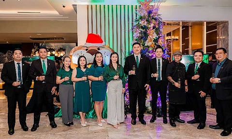  Kingsford Hotel Manila’s leadership team gathers for the ceremonial lighting of the Christmas Tree.