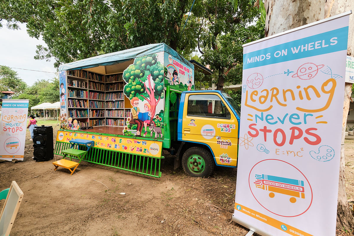 Minds on Wheels Launches Literacy Drive in Cebu City After 6 Years