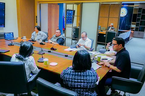 BACOLOD. Bacolod City Mayor Greg Gasataya conducts the Pre-Disaster Risk Assessment (PDRA) with the Disaster Risk Reduction and Management Council to ensure Bacolod City is fully prepared for Tropical Depression Verbena on Monday, November 24, 2025, at the Bacolod City Government Center.
