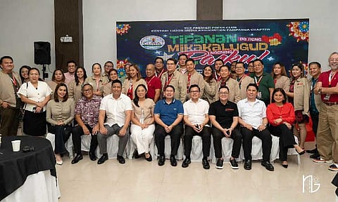 TIPANAN DA RENG MIKAKALUGUD. Officers and members of Central Luzon Media Association are joined by partners from various local government in the province during the General Membership Assembly at the Clark Freeport. - Photo by Nelson Gonzales