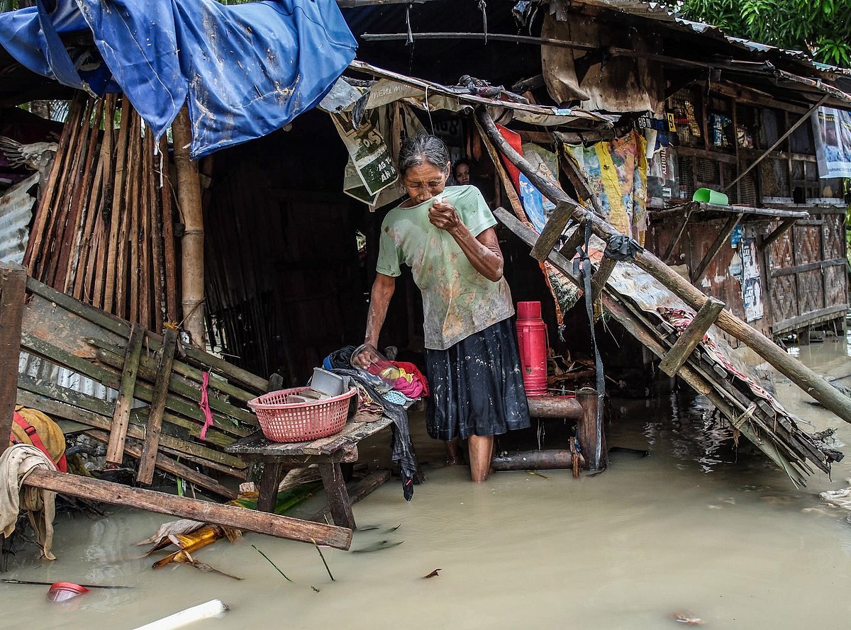 Tropical Depression Verbena Floods Southern Cebu, November 2025