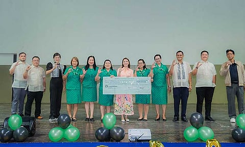 The Provincial Government of Davao del Sur turned over financial and material assistance to various barangays and organizations during the Monday Convocation held on November 24, 2025, at the Governor Douglas Ra. Cagas Sports and Business Center in Digos City.