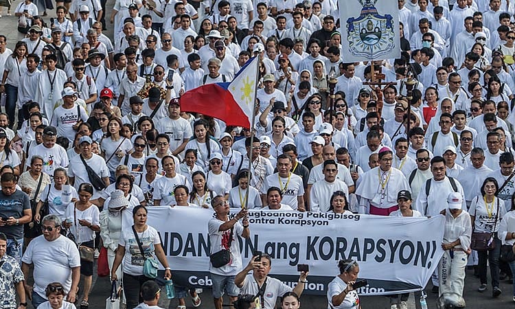 10,000 Join Cebu Anti-Corruption Rally Led by Archbishop Uy