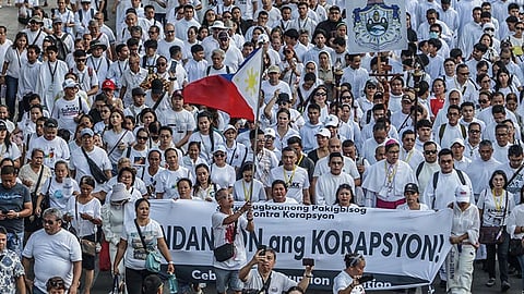 10K misalmot sa rally batok sa korapsiyon