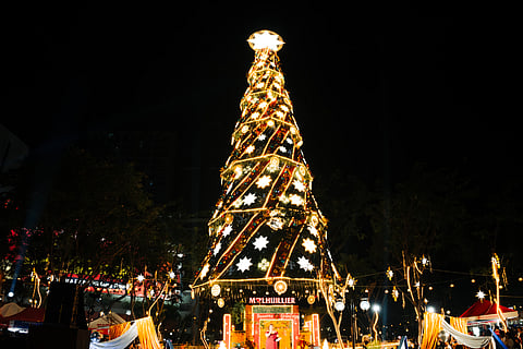 M Lhuillier Tree of Hope finally lights up at the ‘Heart of Cebu’ 