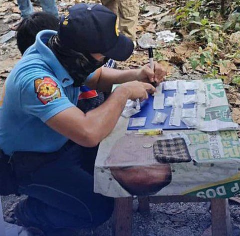ZAMBOANGA. Lawmen arrest seven suspects and seize some P519,520 worth of illegal drugs in separate law enforcement operations in two Bangsamoro provinces and Lanao del Norte on Friday, December 5.