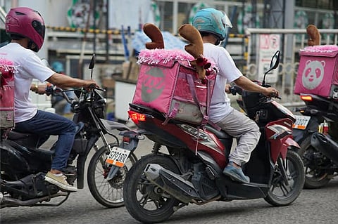 As part of its Pasko Na, We Gotchu campaign, foodpanda brought its Christmas PANDAriwang outreach to Cebu City — where volunteers, partner riders, and Pau-Pau spread comfort, care, and holiday warmth to patients and hospital frontliners at Cebu City Medical Center.