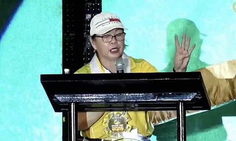 Schools Division Superintendent Josephine Fadul is facing criticism after reportedly calling student-athletes “bulok” during the Provincial Athletic Meet in Governor Generoso on December 5, 2025. The remark was made after the student-athletes in the audience failed to answer a question about a slogan.