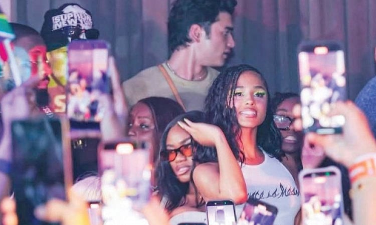 Paras spotted dancing with Tyla at Manila after-party