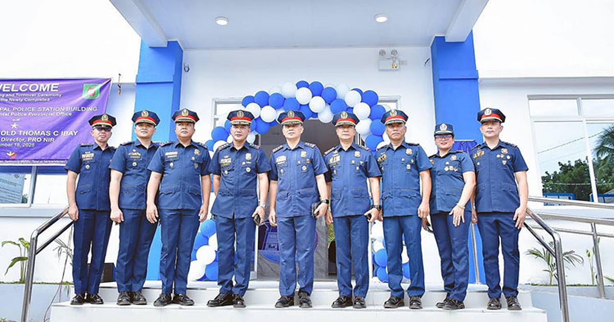 PRO-NIR turns over new Bacong Municipal Police Station