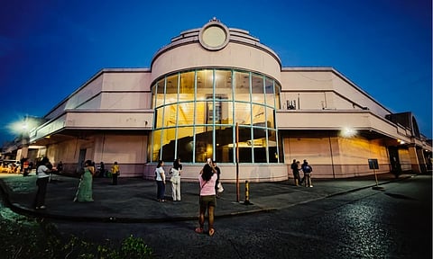 END OF AN ERA. Dabawenyos trooped outside the iconic façade of Victoria Plaza on Wednesday evening, December 31, 2025, as the mall officially ceased operations after more than three decades.