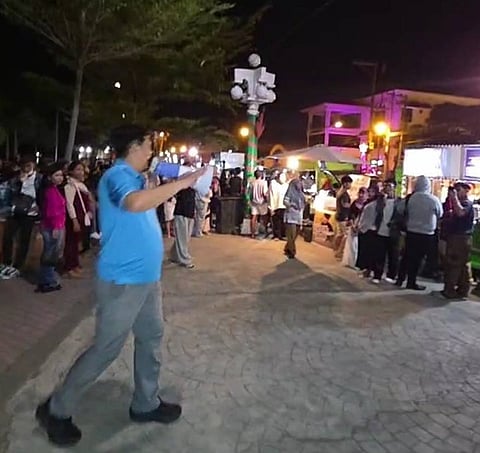 ZAMBOANGA. Mayor Khymer Olaso orders, on Friday night, January 2, the Task Force Ordinance to penalize and disallow street vending if peddlers are found littering and illegally disposing of solid and liquid wastes in public places, particularly along R.T. Lim Boulevard in Zamboanga City.