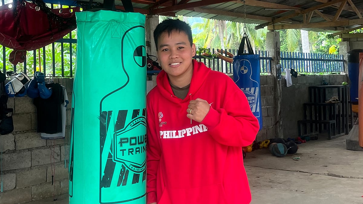 Nesthy Petecio retreats home